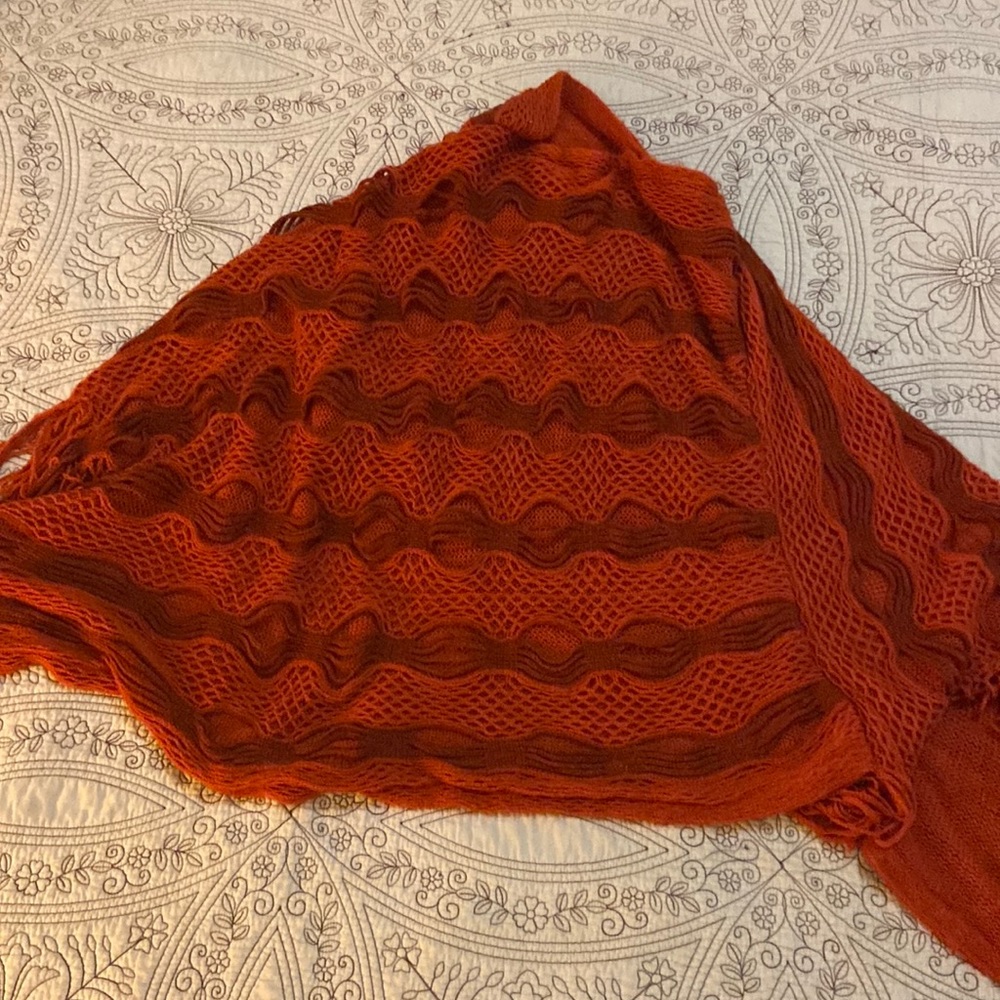 Rust colored knit Shaw - Picture 2 of 2